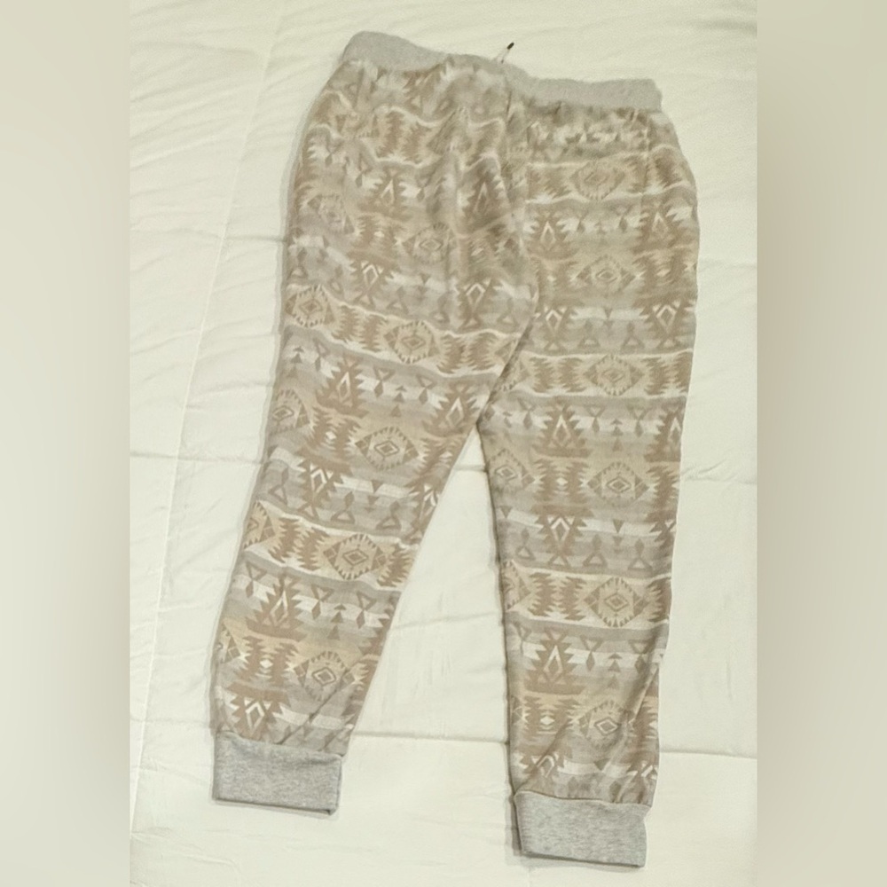 American Rag Light Gray Aztec Design Cotton Blend Joggers– Women’s Size Large - Picture 2 of 4